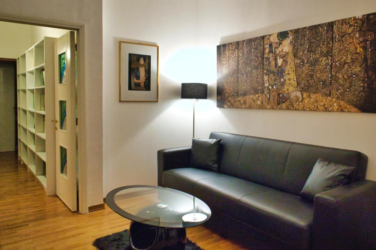 Arezzo Charming Apartment ภายนอก รูปภาพ