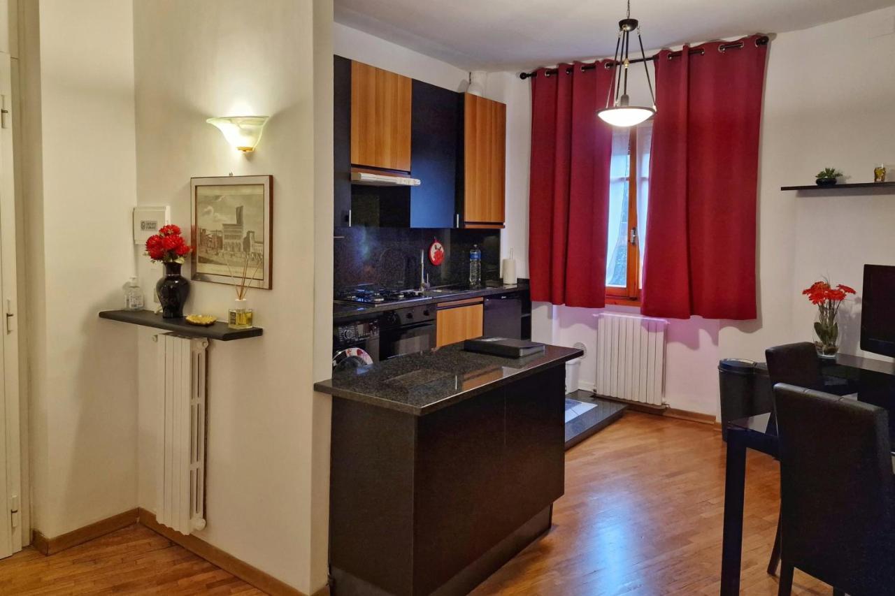 Arezzo Charming Apartment ภายนอก รูปภาพ